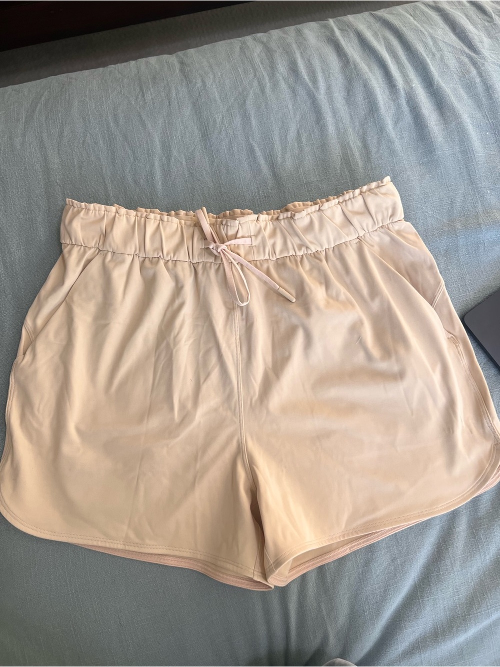 Lululemon Stretch Luxetreme High Rise Short 3.5” Prosecco